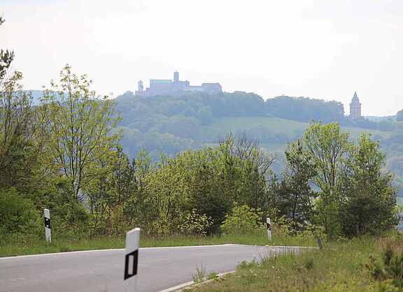 Blick von der alten Autobahn am Kleinen Hörselberg auf die Wartburg