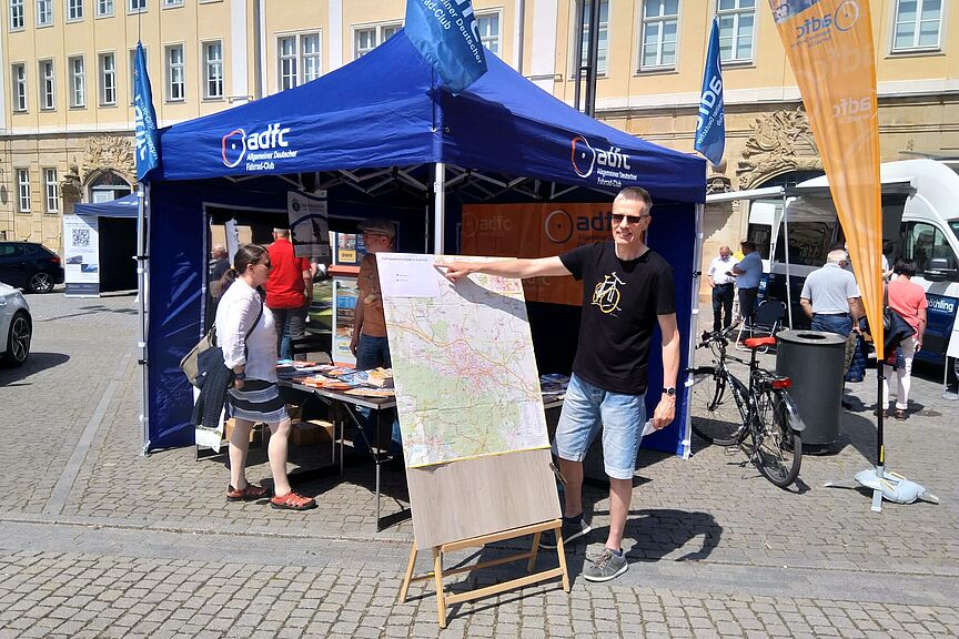 Infostand des ADFC Infostand des ADFC auf dem Eisenacher Markt